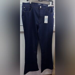 NWT CURVE Appeal High-Rise flair dark blue jeans 14/32, embellished touches